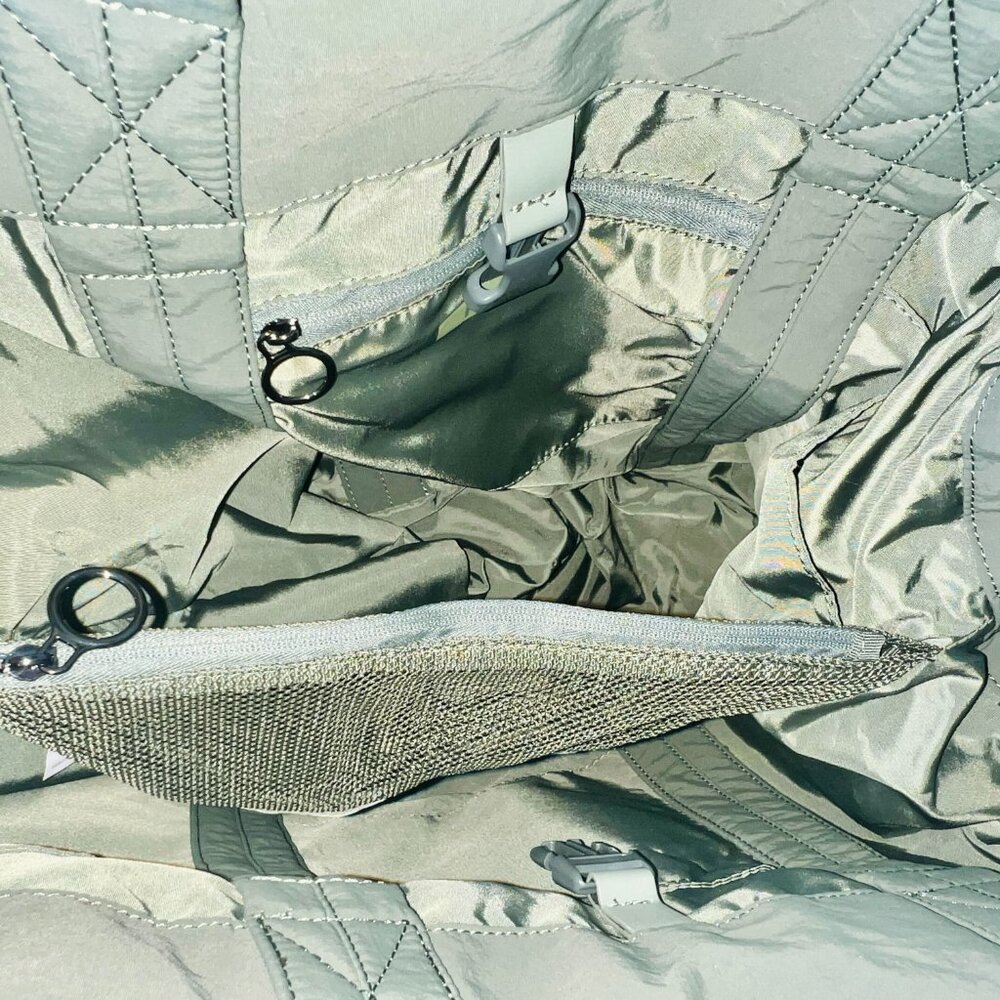 Iris & Rainbow - Iris' Favorite Tote Bag NWOT - Picture 5 of 6